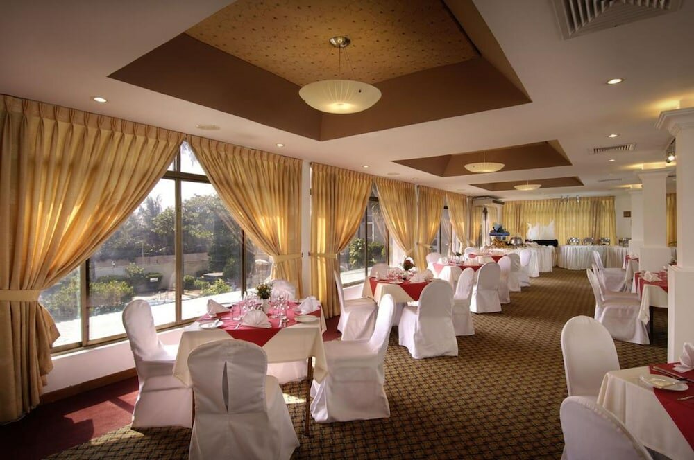 Фото Berjaya Hotel Colombo