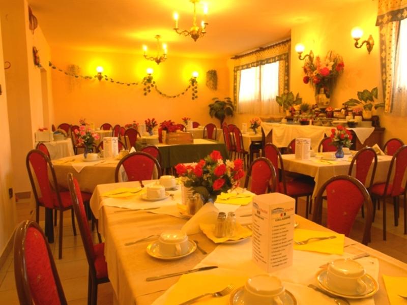 Фото Attila Hotel & Restaurant