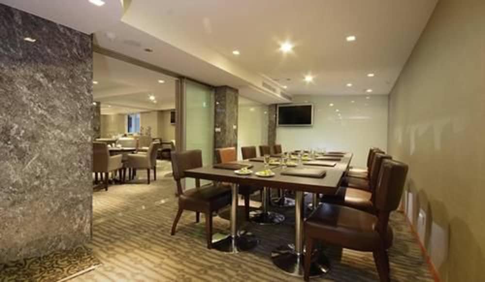 Фото Tokyo International Hotel