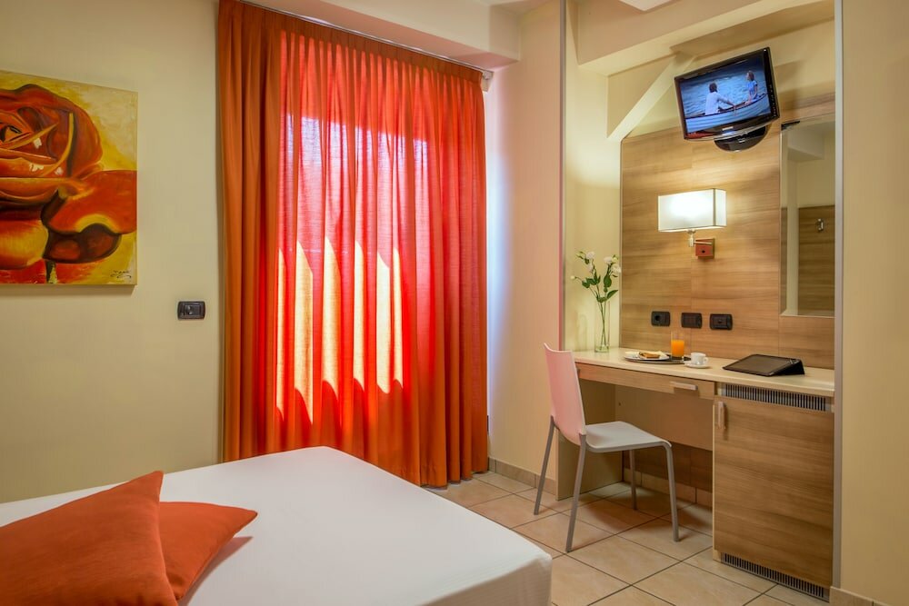 Фото Hotel Domidea