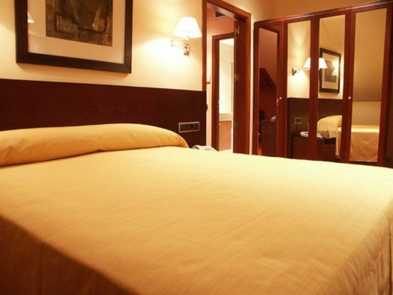 Фото Hotel San Juan de los Reyes