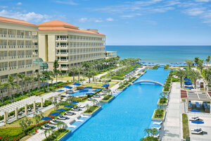 Гостиница Sheraton Grand Danang Resort в Дананге