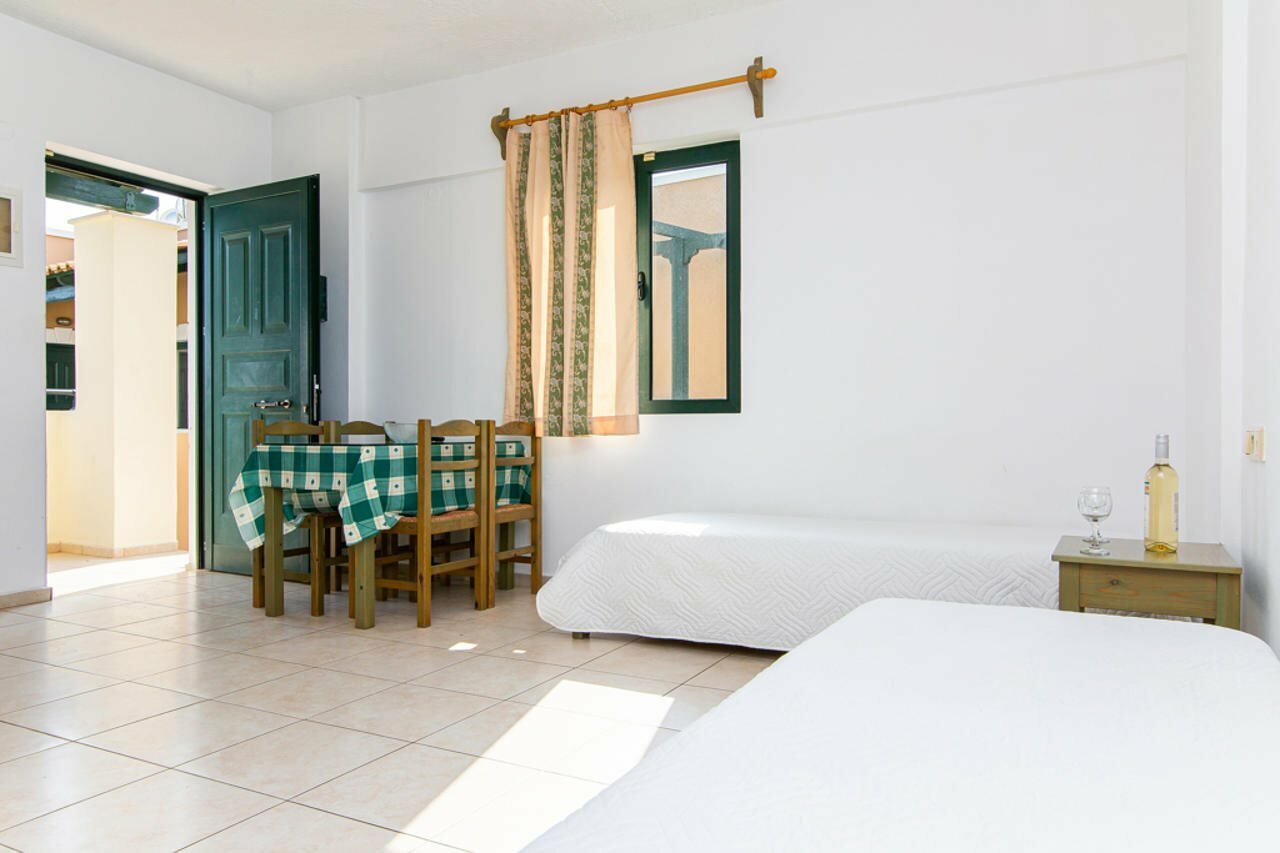 Фото Dionysos Apartments