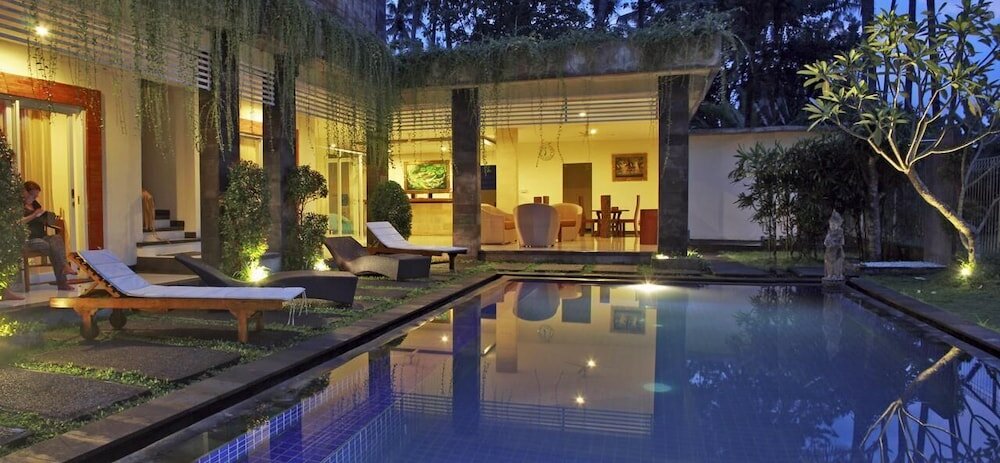 Фото Long Lane Homestay Bali