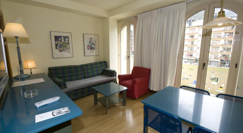 Фото Apartamentos Pessets Adelaida