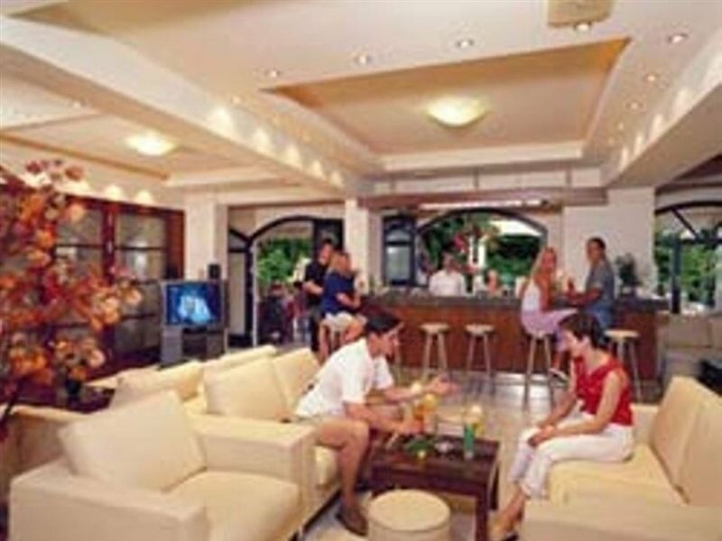 Фото Mari Kristin Beach Hotel - Adults Only