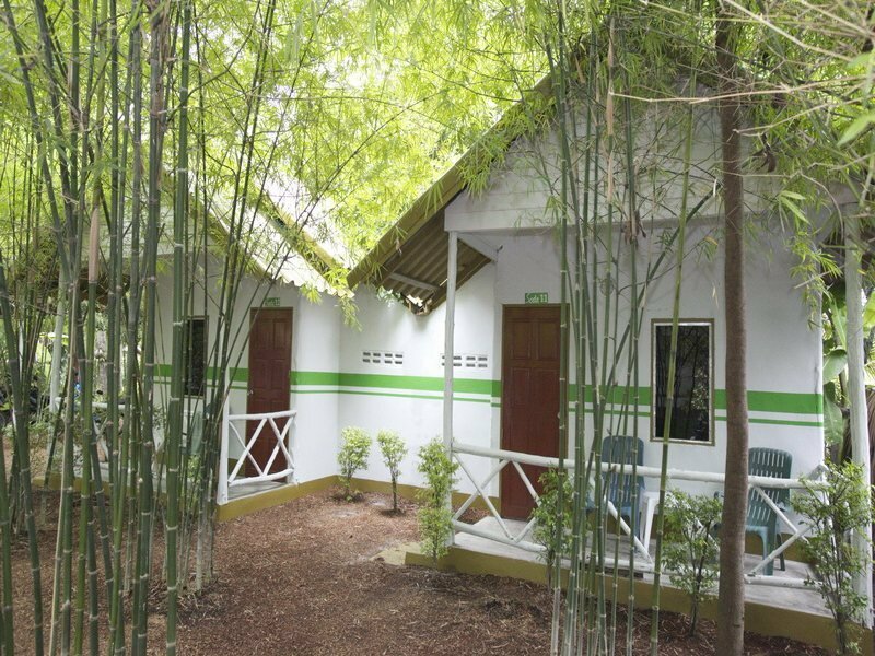 Фото Lime & Soda Beachfront Resort