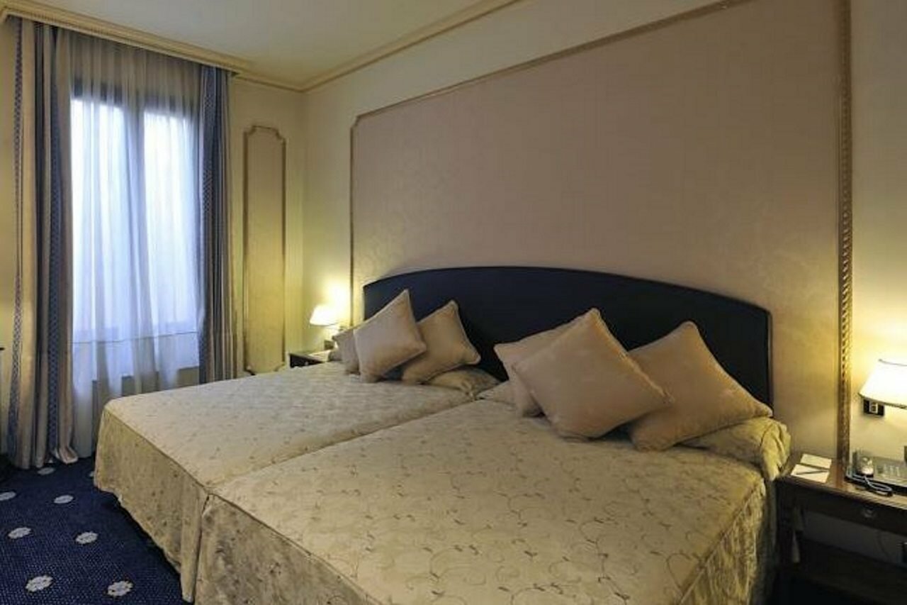 Фото Hotel Roger de Lluria