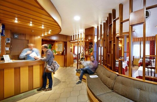 Гостиница Hotel Univers в Энкаме