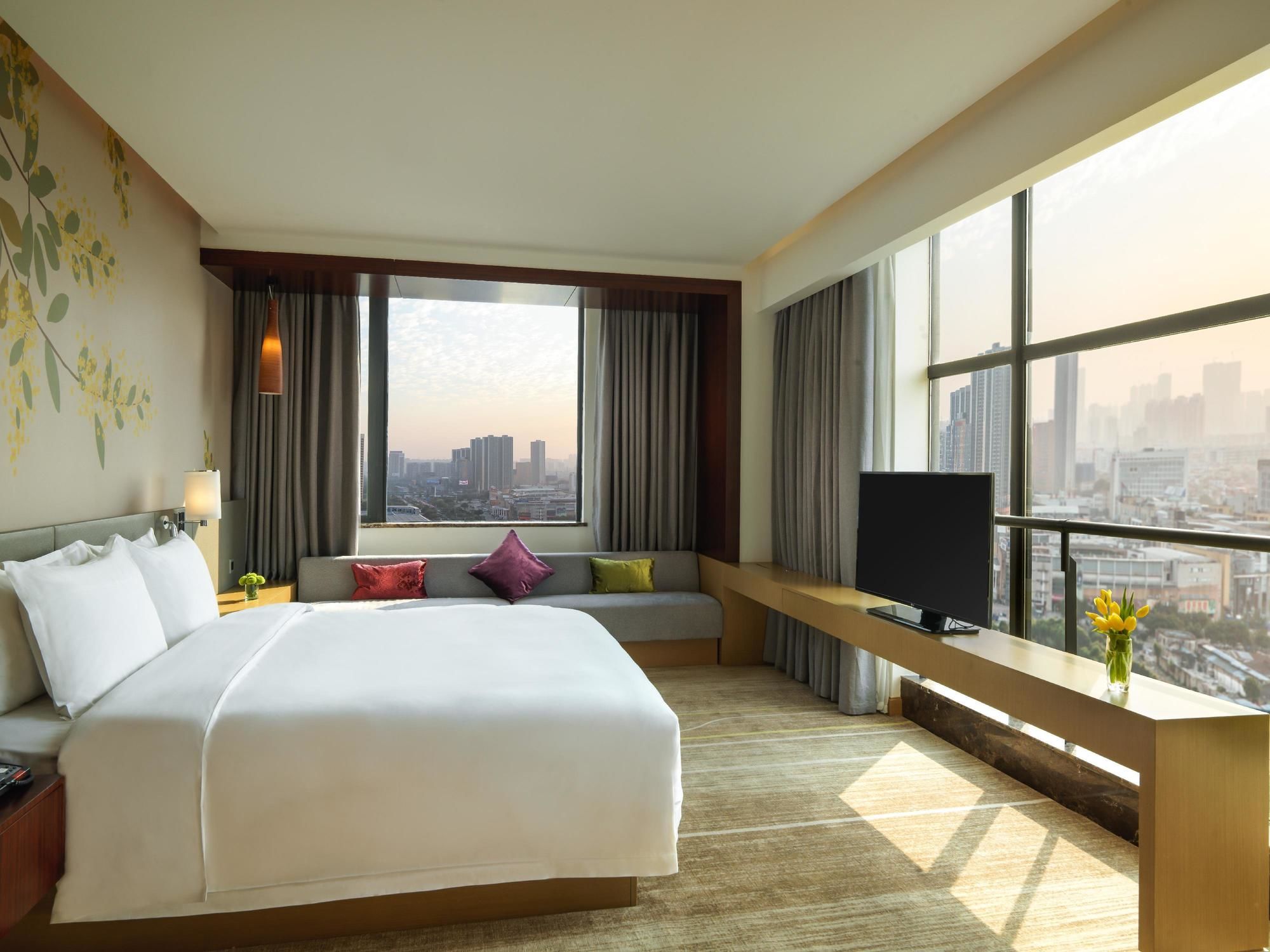 Фото Hilton Garden Inn Foshan