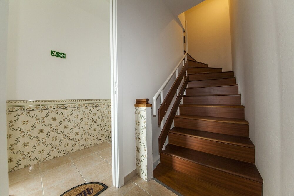 Фото A38 - Rising Sun Top-Floor Flat