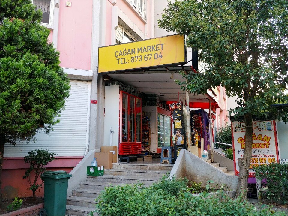 Grocery Cagan Market, Istanbul, photo