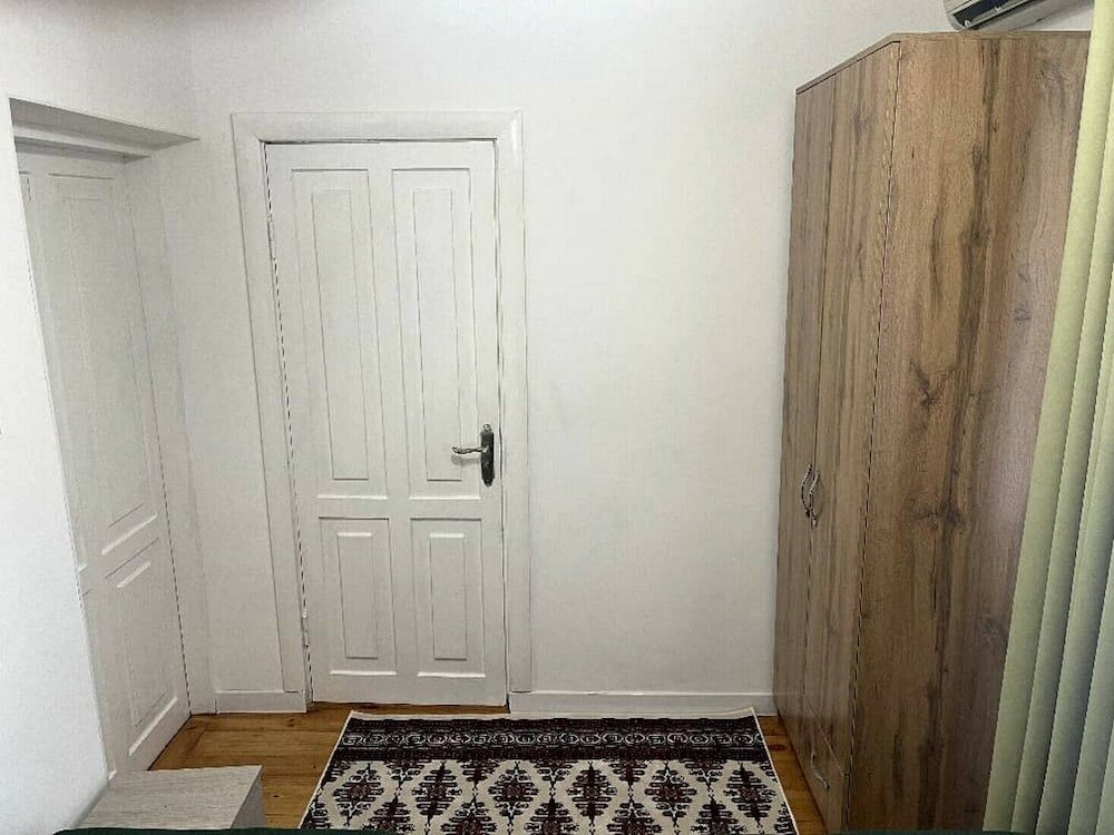 Фото Family Guest House & Hostel