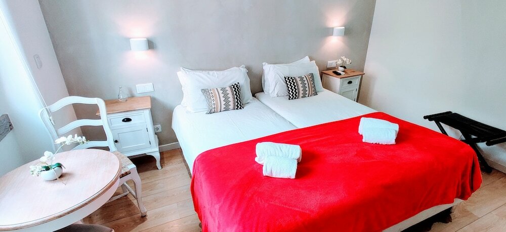 Фото Lisbon Terrace Suites for Large Groups