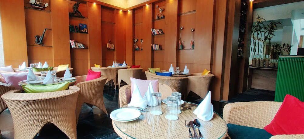 Фото Radiant Globus Hotel