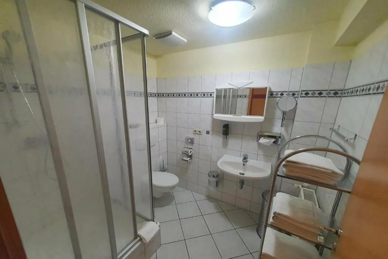 Фото Hotel Zur Goldenen Sonne