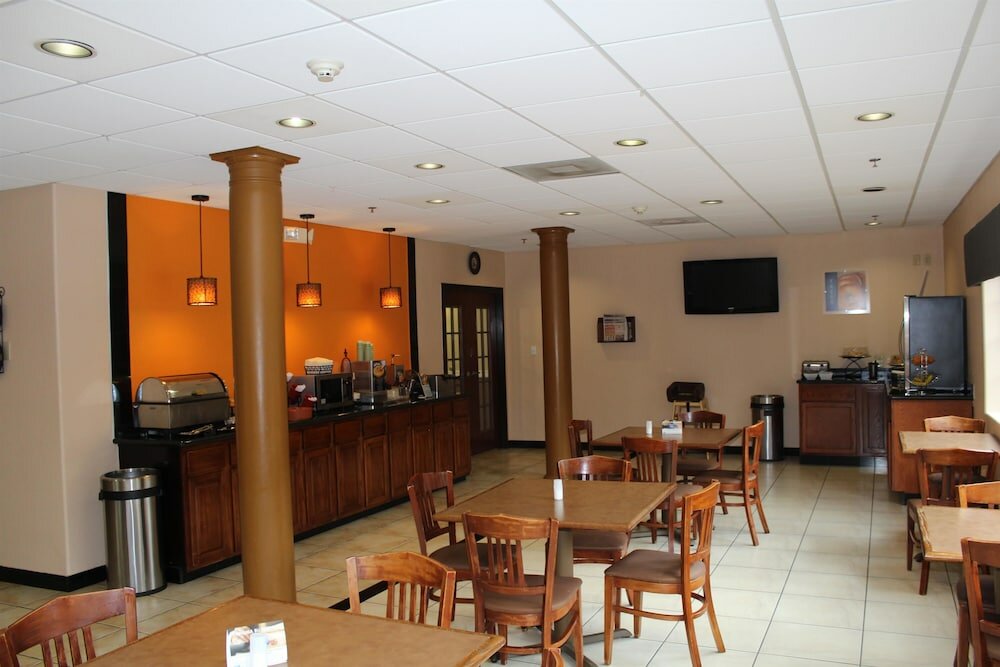 Фото Best Western Plus The Woodlands