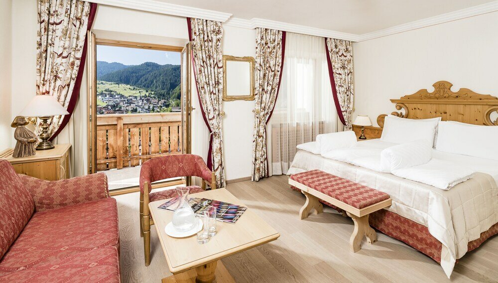 Фото Hotel Sassongher