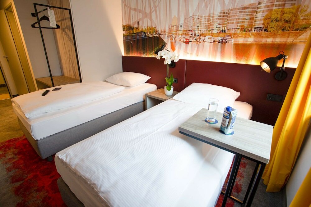 Фото Campanile Duisburg City