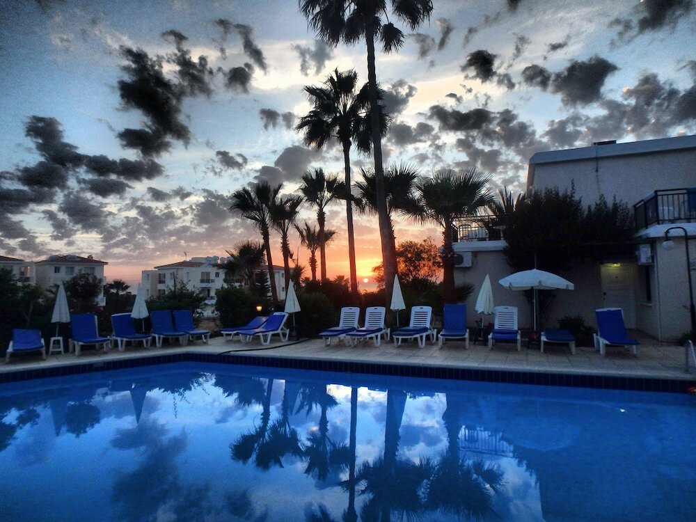 Фото Hilltop Gardens