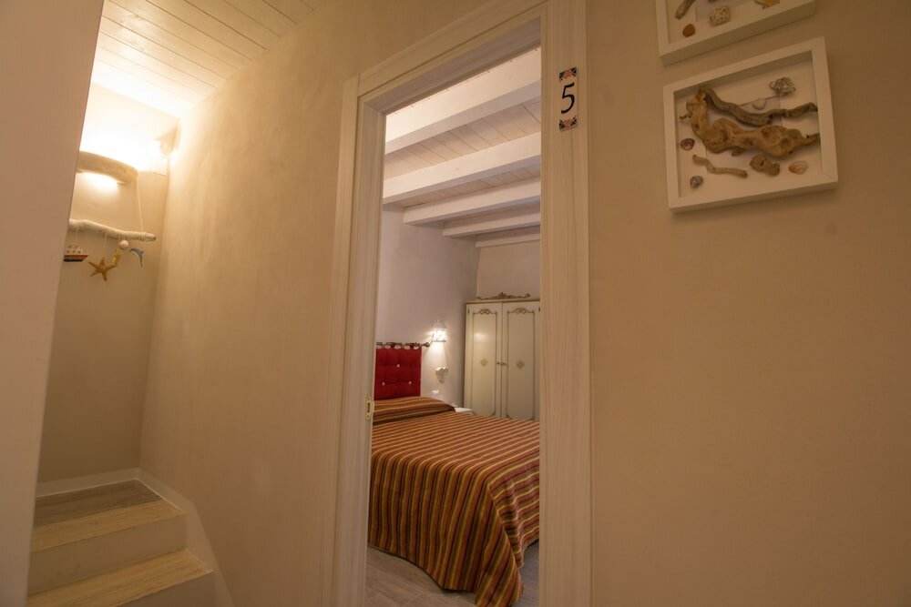 Фото Holiday Monopoli Via dell'Erba 8