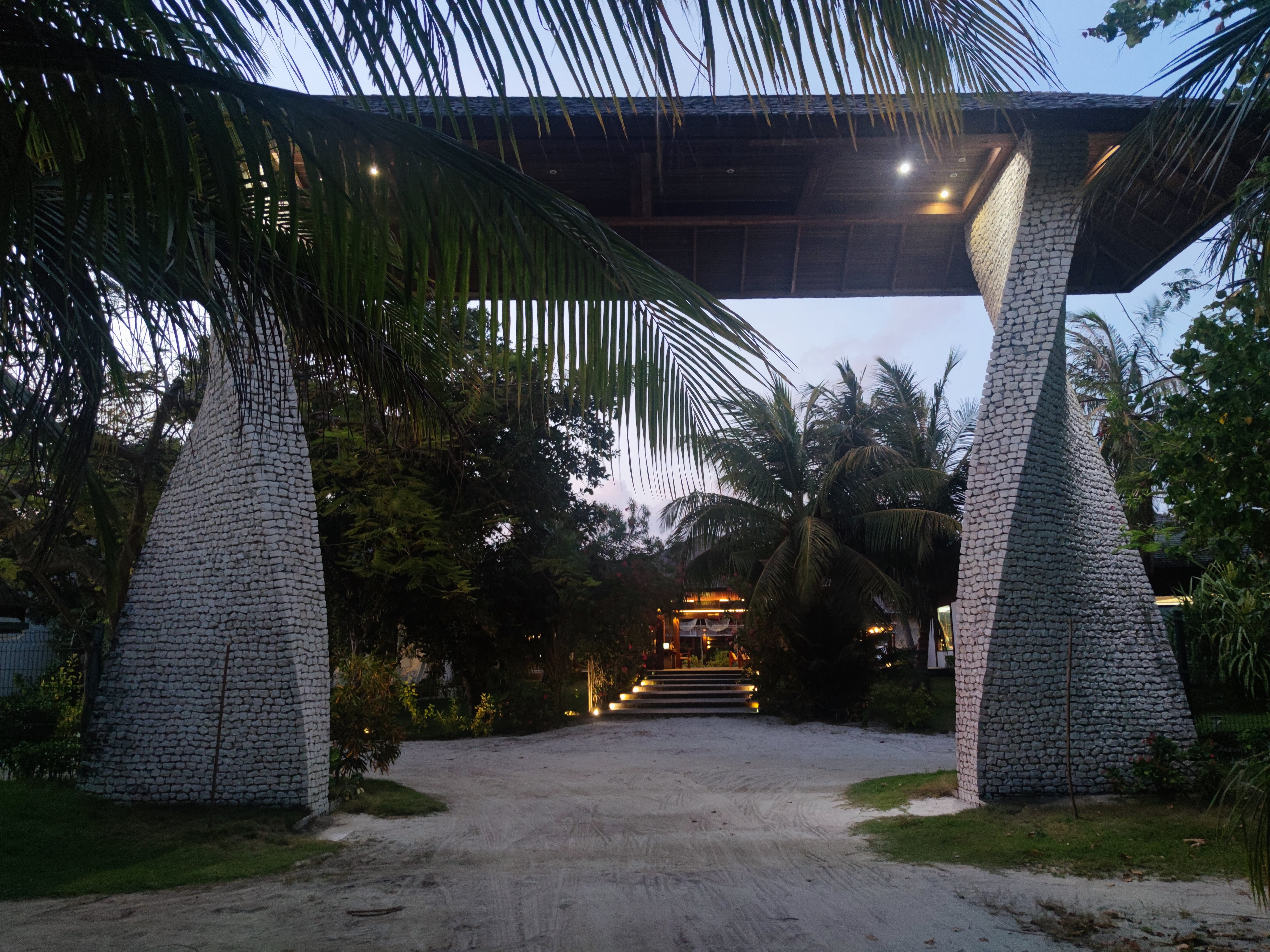 Фото The Barefoot Eco Hotel