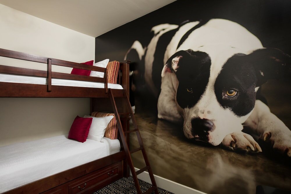 Фото Kimpton Hotel Monaco Baltimore Inner Harbor, an Ihg Hotel