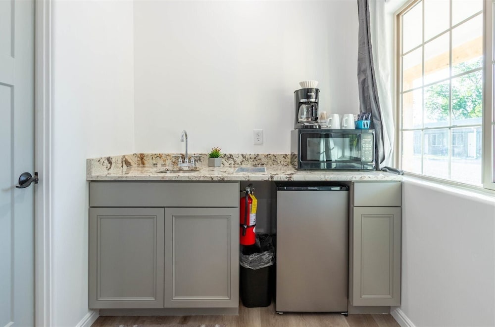 Фото Hurricane Hideaway Lodging