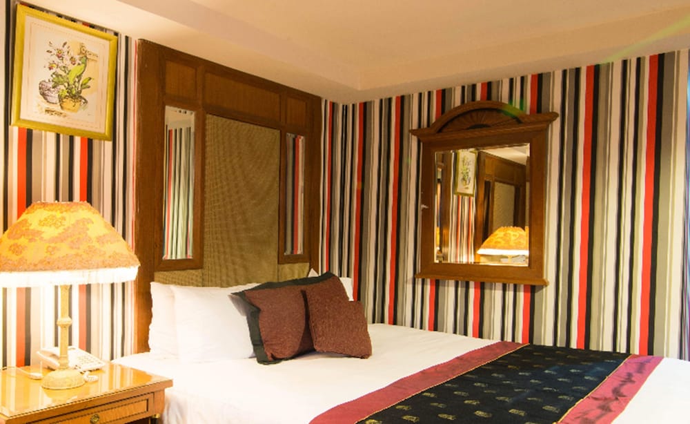 Фото Diamond City Hotel