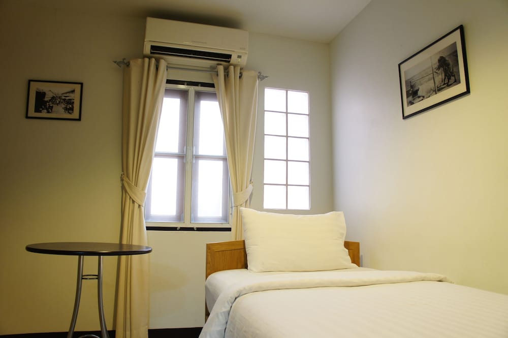 Фото Ratchadamnoen Residence