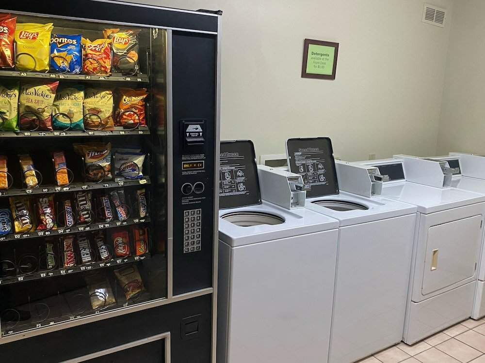 Фото Hometown Inn