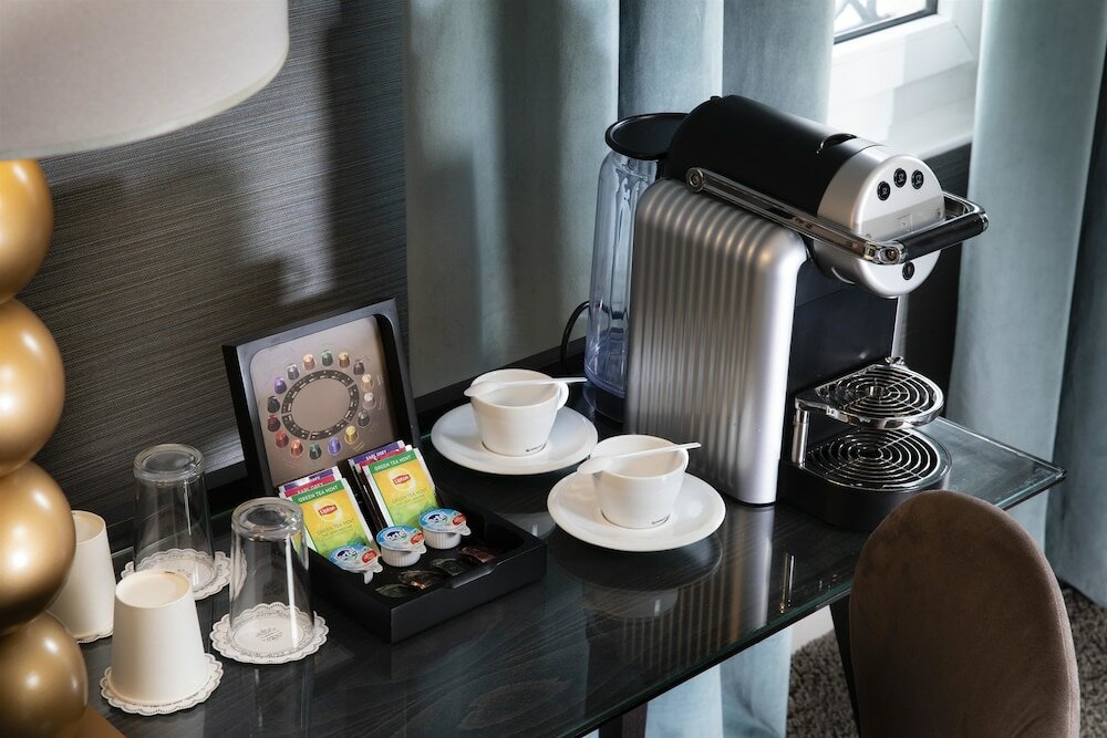 Фото Hotel Plaza Etoile