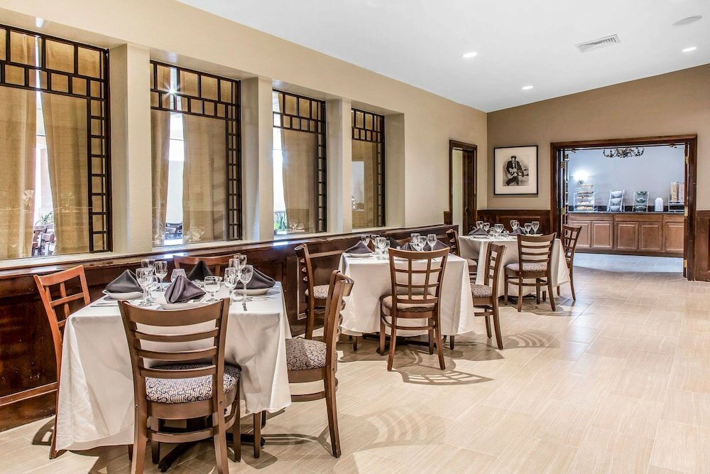 Фото Clarion Inn New London - Mystic