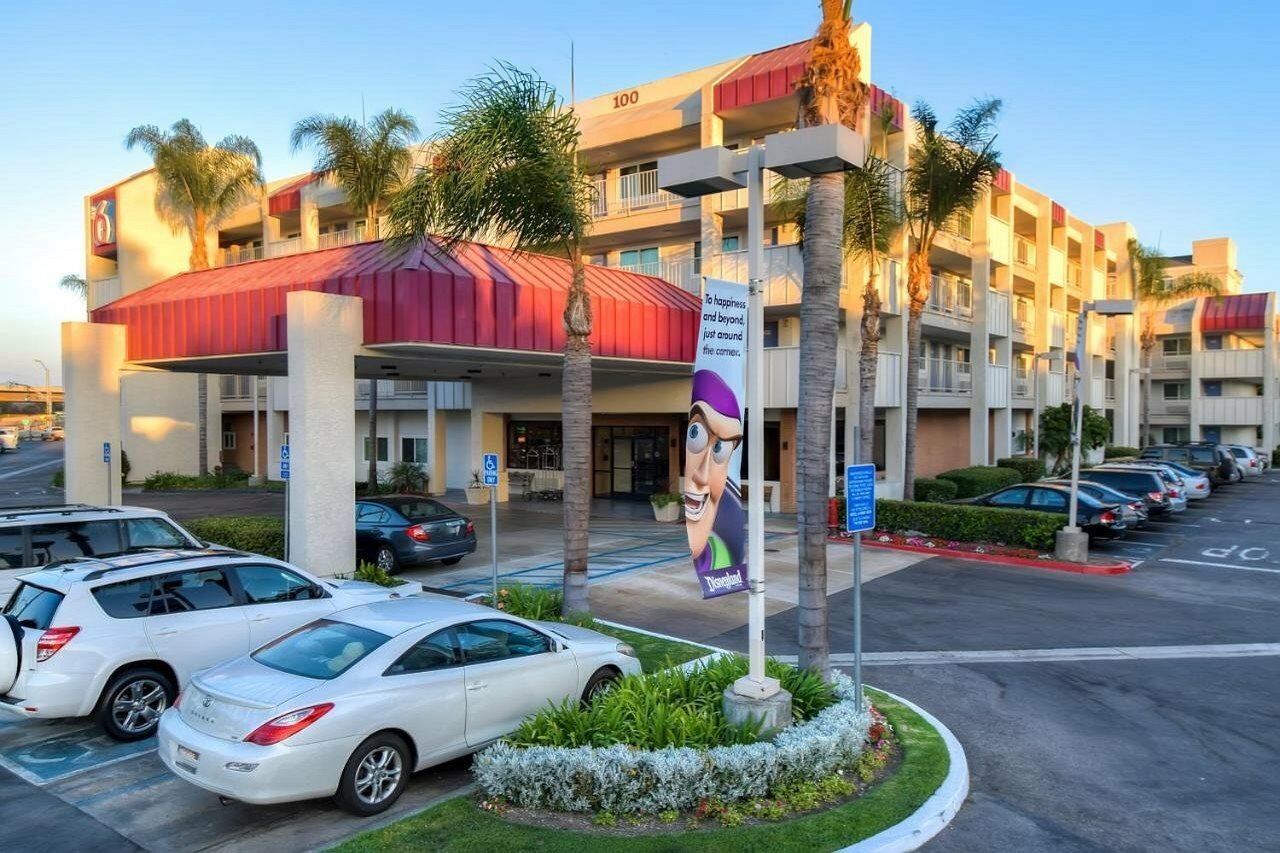 Фото Motel 6 Anaheim Maingate