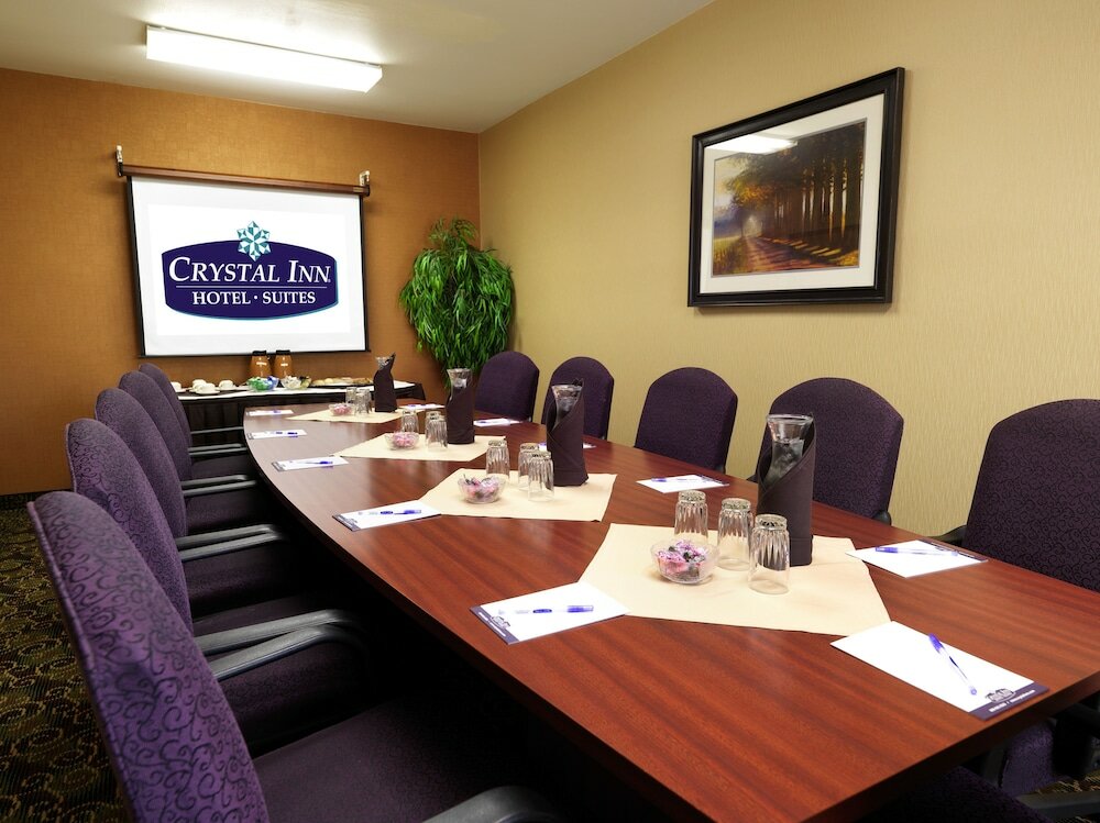 Фото Crystal Inn Hotel & Suites Salt Lake City