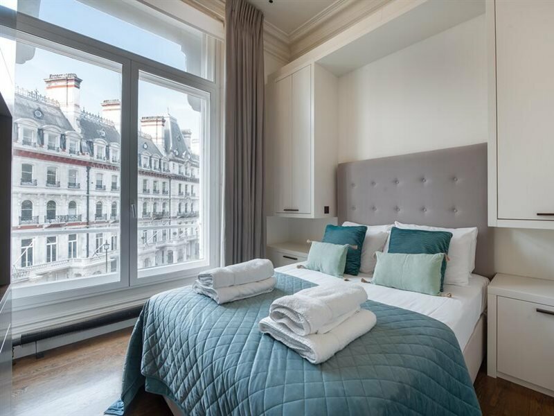 Фото Grosvenor Gardens by Capital