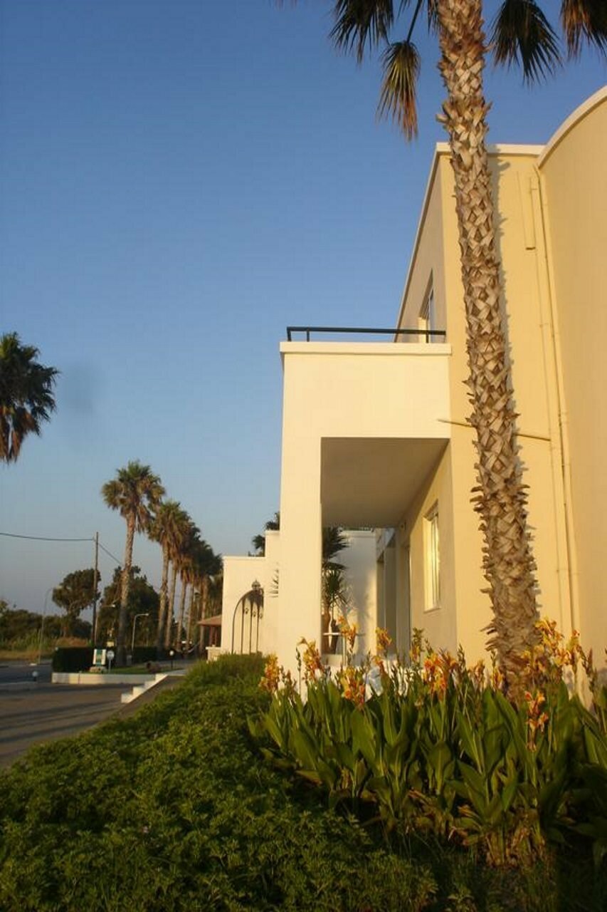 Фото Andromeda Hotel Apartments