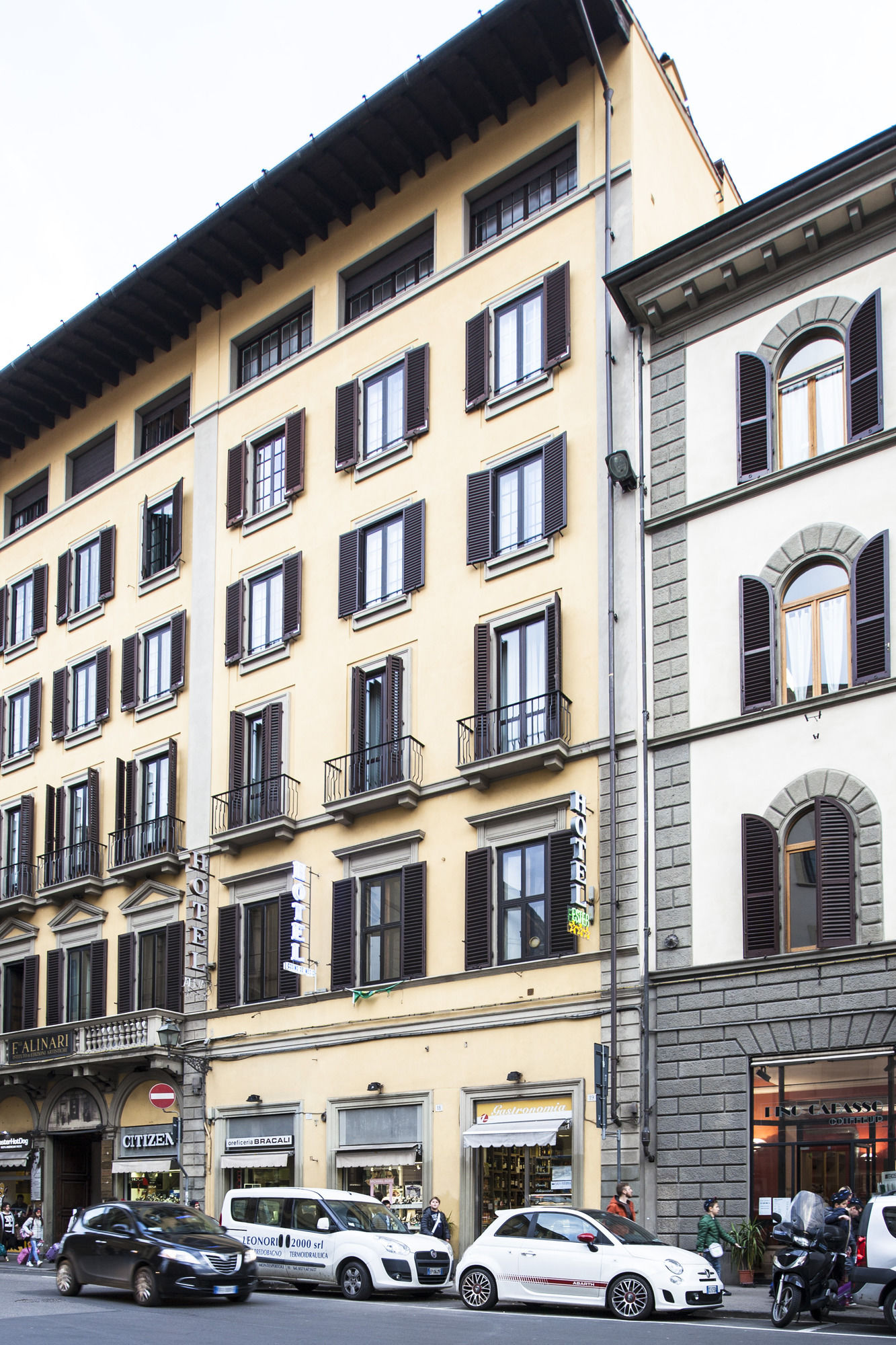 Фото отеля 1