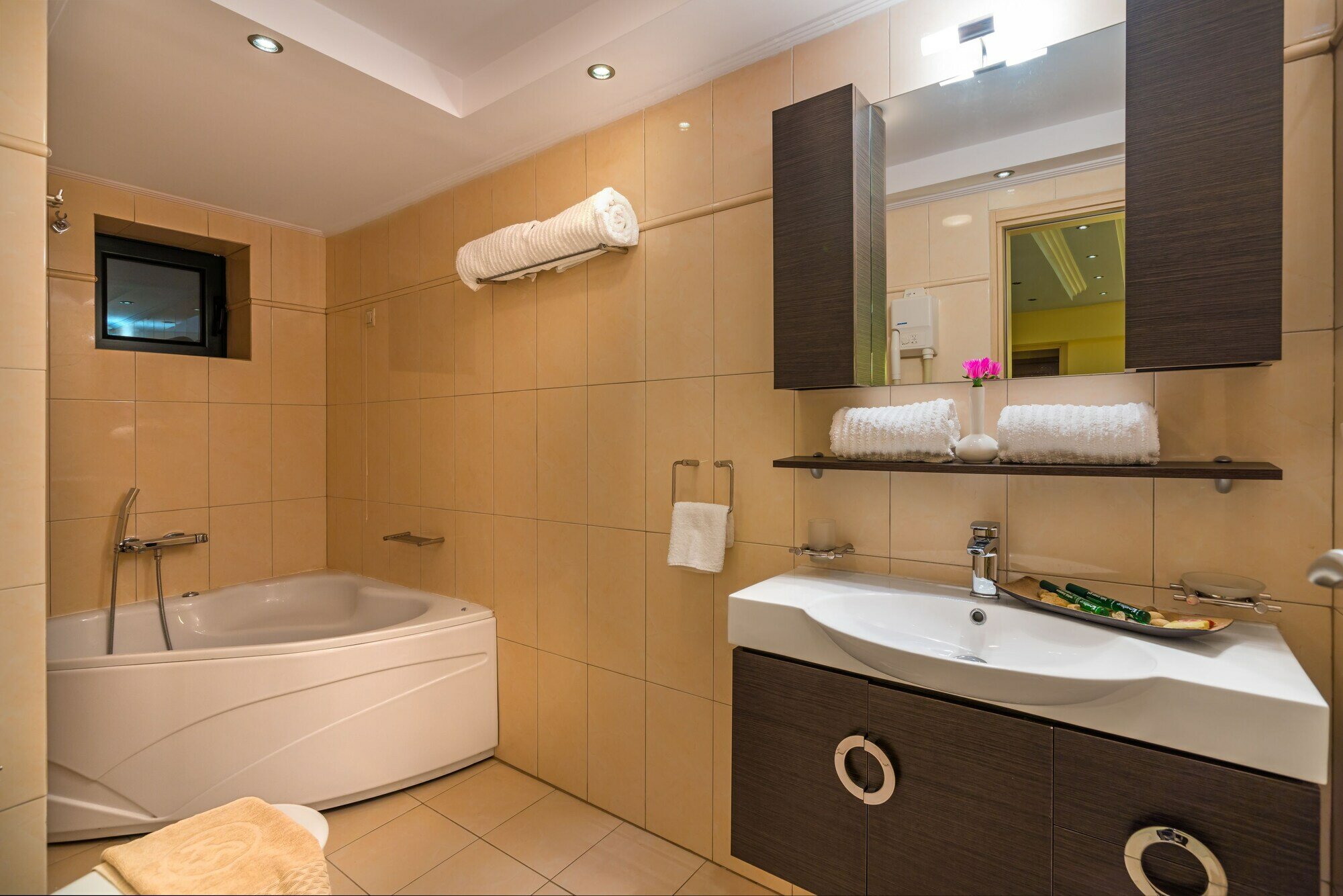 Фото Ai Yannis Suites and Apartments Hotel