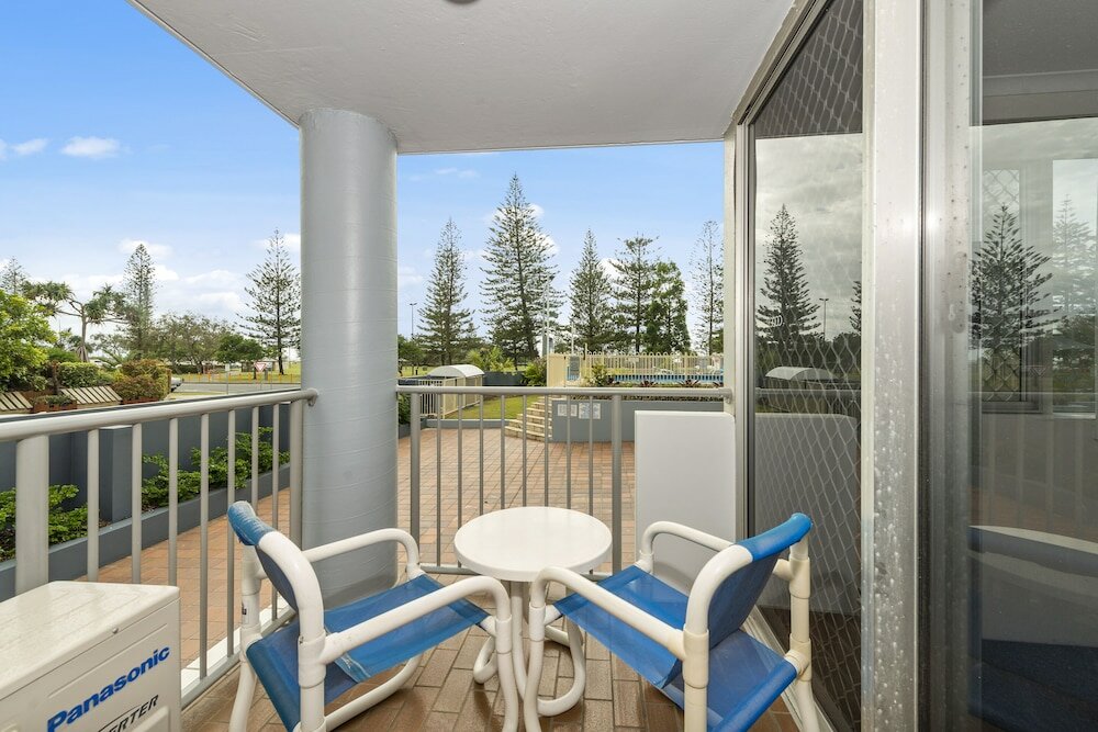 Фото Sandpiper Apartments