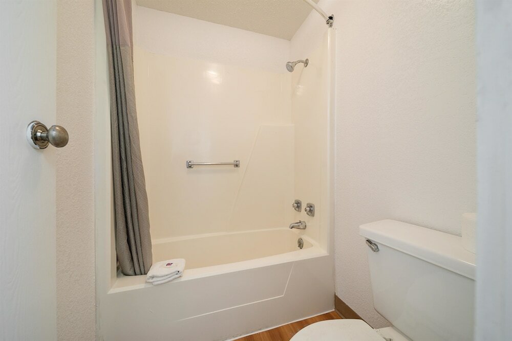 Фото Motel 6 Hamburg, Ny