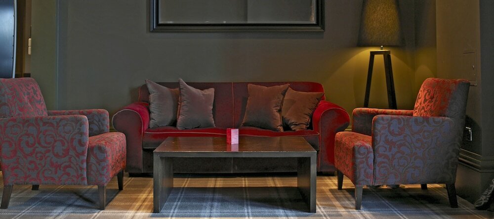 Фото Village Hotel Leeds South