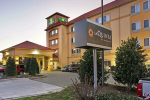 Гостиница La Quinta Inn & Suites by Wyndham Norfolk Airport в Норфолке