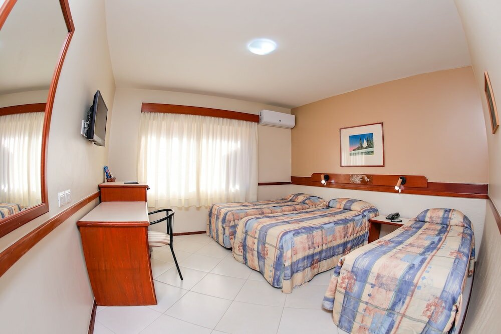 Фото Hotel Suárez Campo Bom