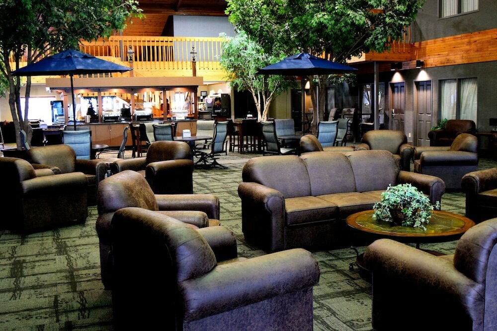 Фото Heartland Inn & Suites, SureStay Collection by Best Western