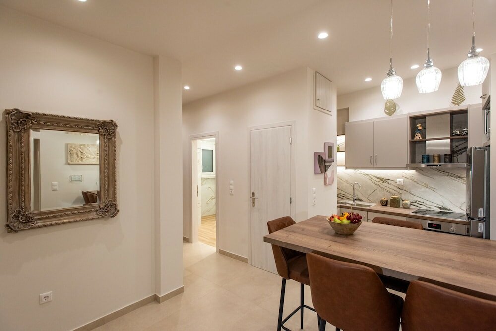 Фото Blue Ark Acropolis Compass