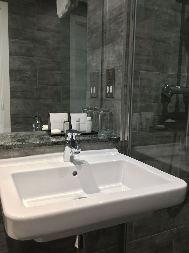 Фото The Boleyn Hotel