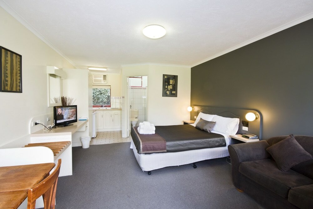 Фото Lorne Coachman Inn