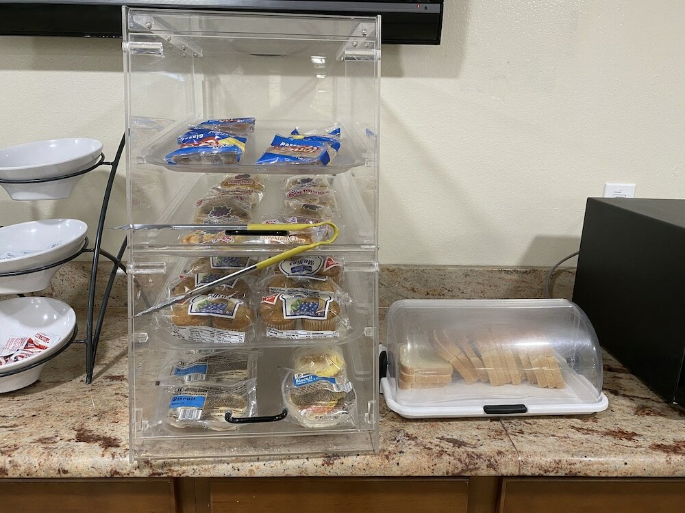 Фото Regency Inn & Suites