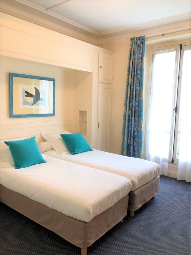 Фото Hotel De Suez